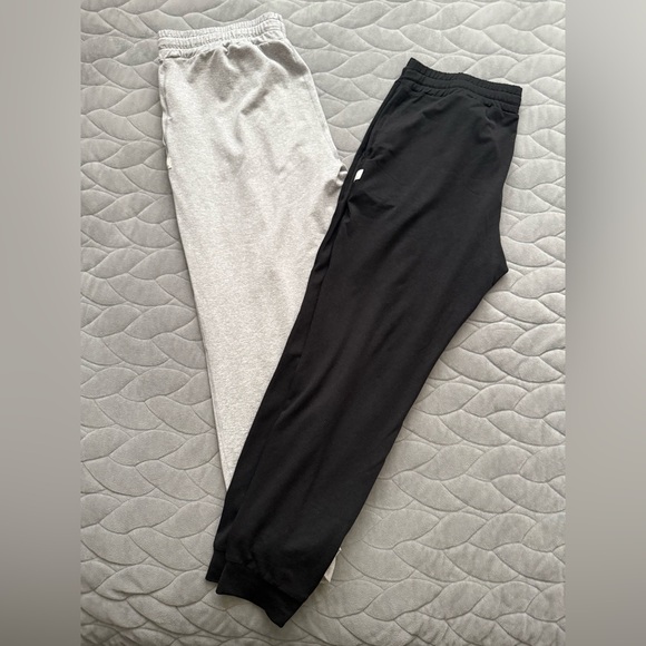 Pair of Vuori Performance Joggers, size large - Picture 1 of 12